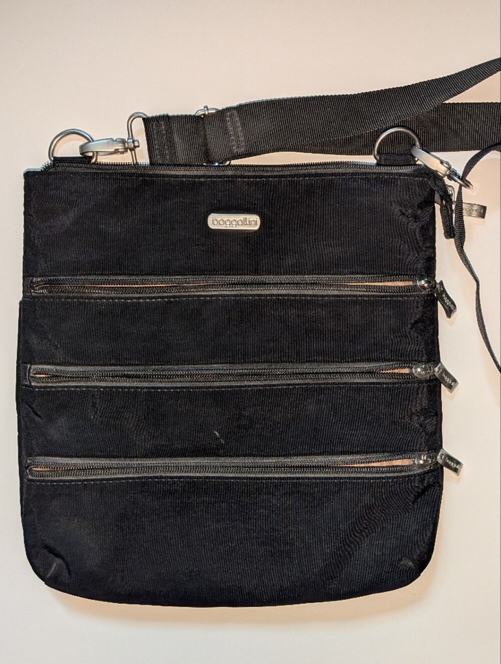 Baggallini Black Crossbody Organizer Bag - Picture 2 of 8